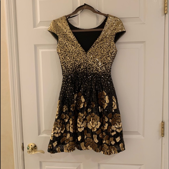 Gold & Black Sequin Dress - Picture 2 of 2